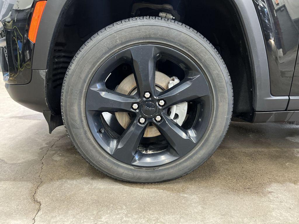 used 2022 Jeep Grand Cherokee car, priced at $27,708