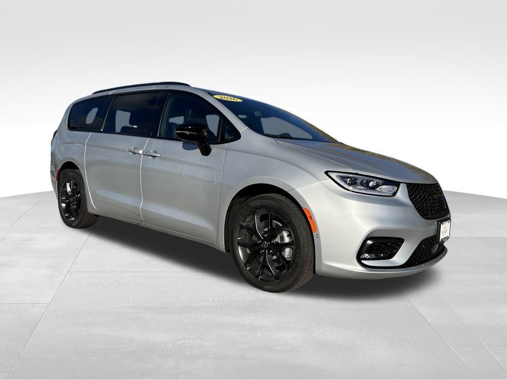new 2026 Chrysler Pacifica car, priced at $56,785