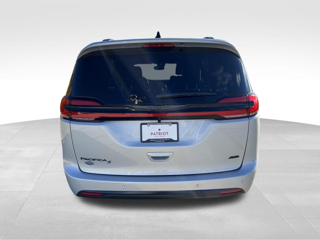new 2026 Chrysler Pacifica car, priced at $56,785