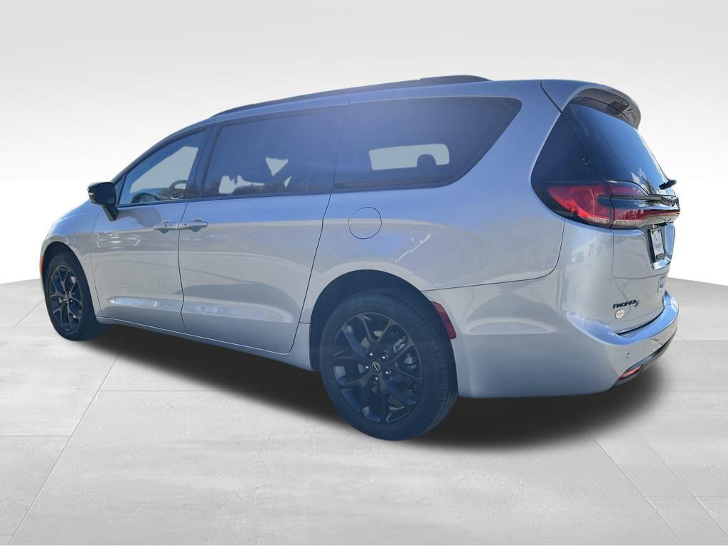 new 2026 Chrysler Pacifica car, priced at $56,785