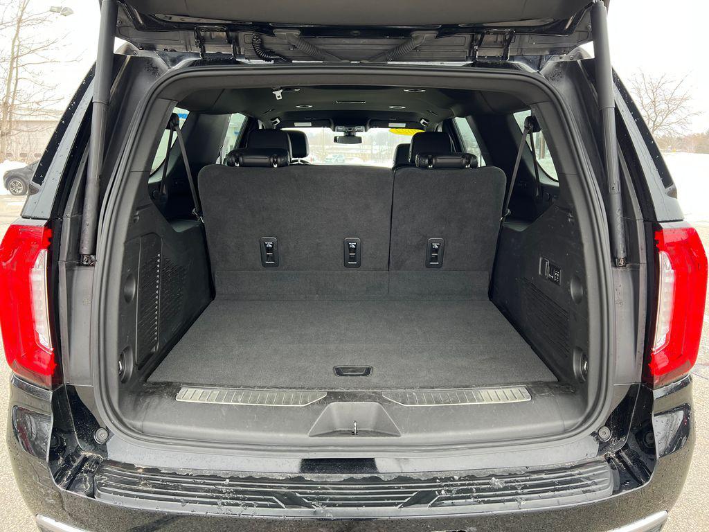 used 2022 GMC Yukon XL car, priced at $48,730