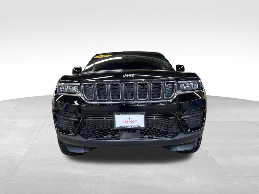 new 2025 Jeep Grand Cherokee car, priced at $43,370