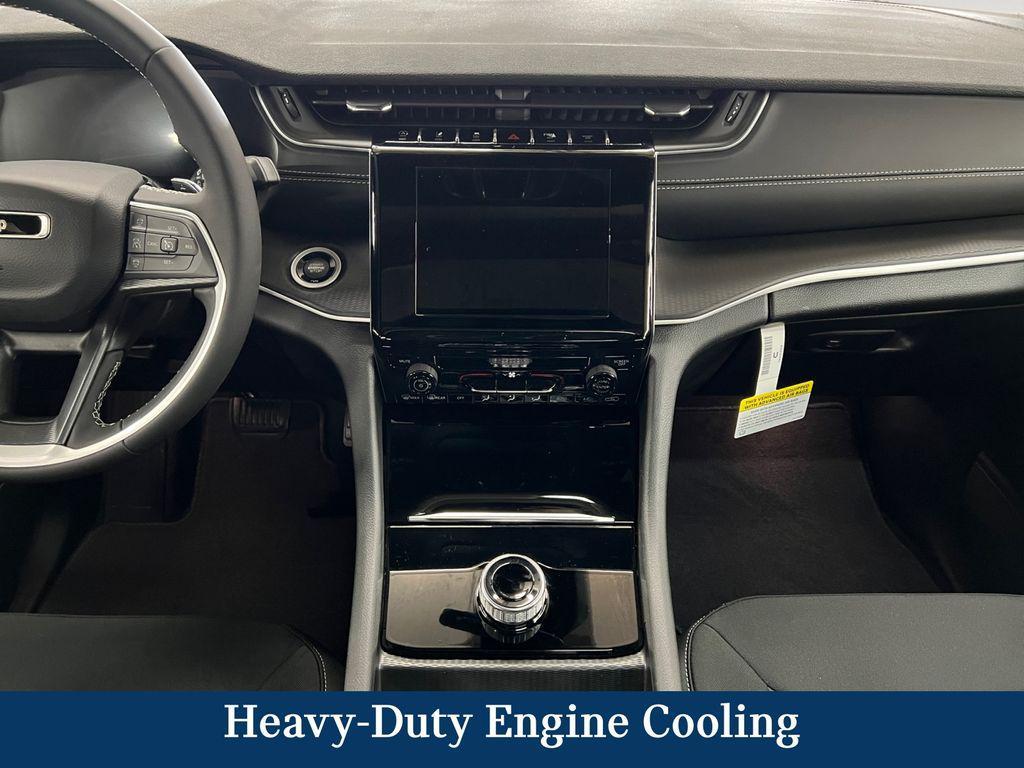 new 2025 Jeep Grand Cherokee car, priced at $43,370