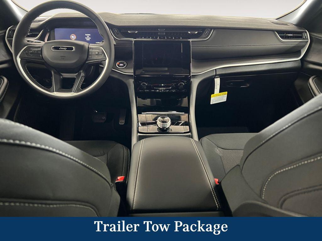 new 2025 Jeep Grand Cherokee car, priced at $43,370