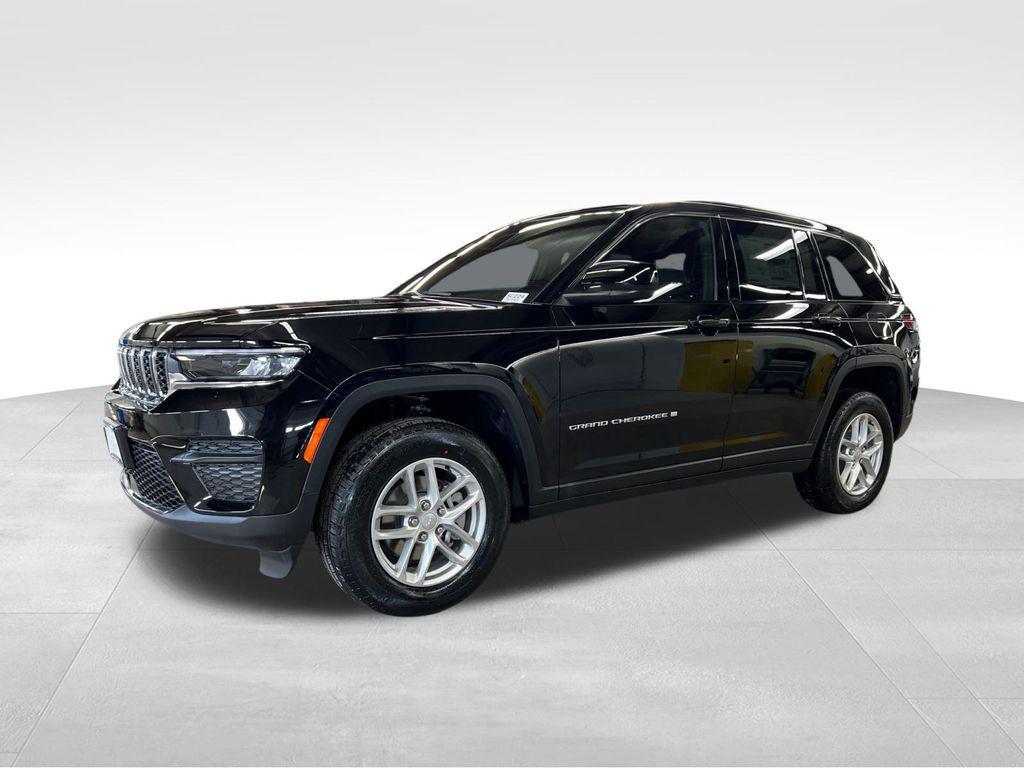 new 2025 Jeep Grand Cherokee car, priced at $43,370