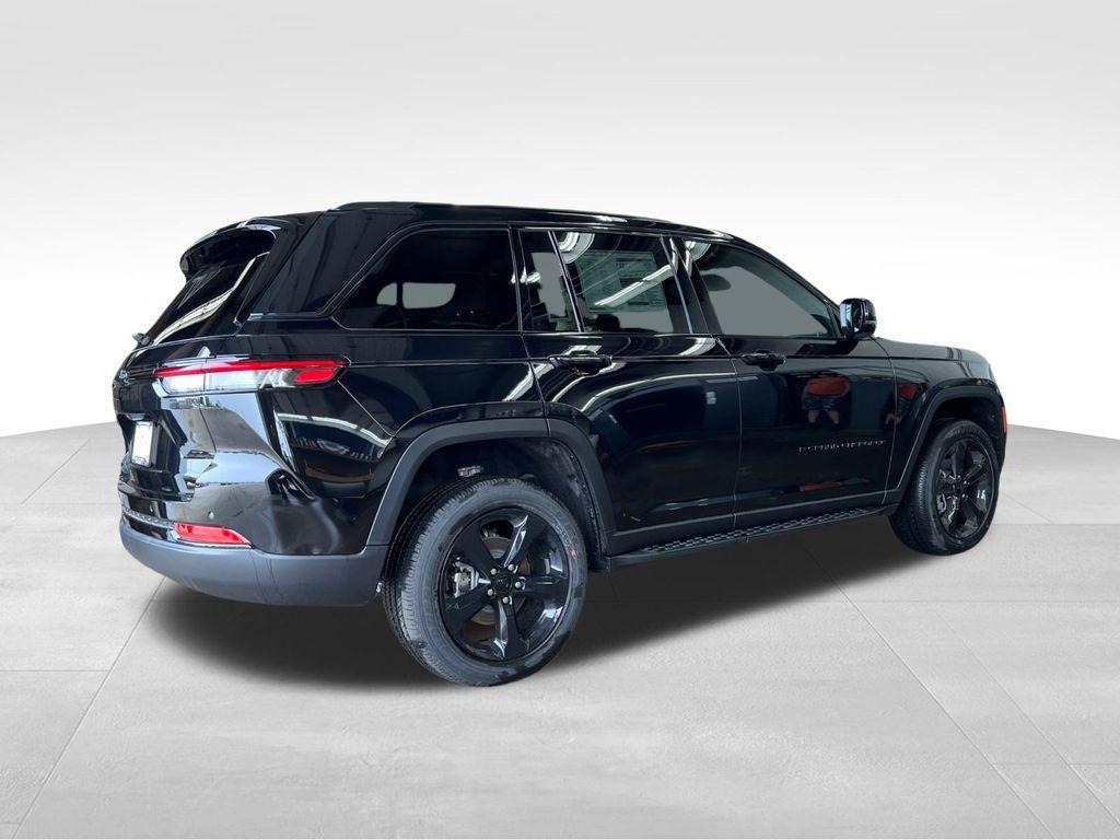 new 2025 Jeep Grand Cherokee car, priced at $44,987