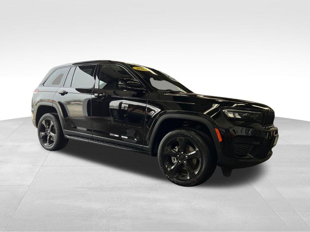 new 2025 Jeep Grand Cherokee car, priced at $48,750