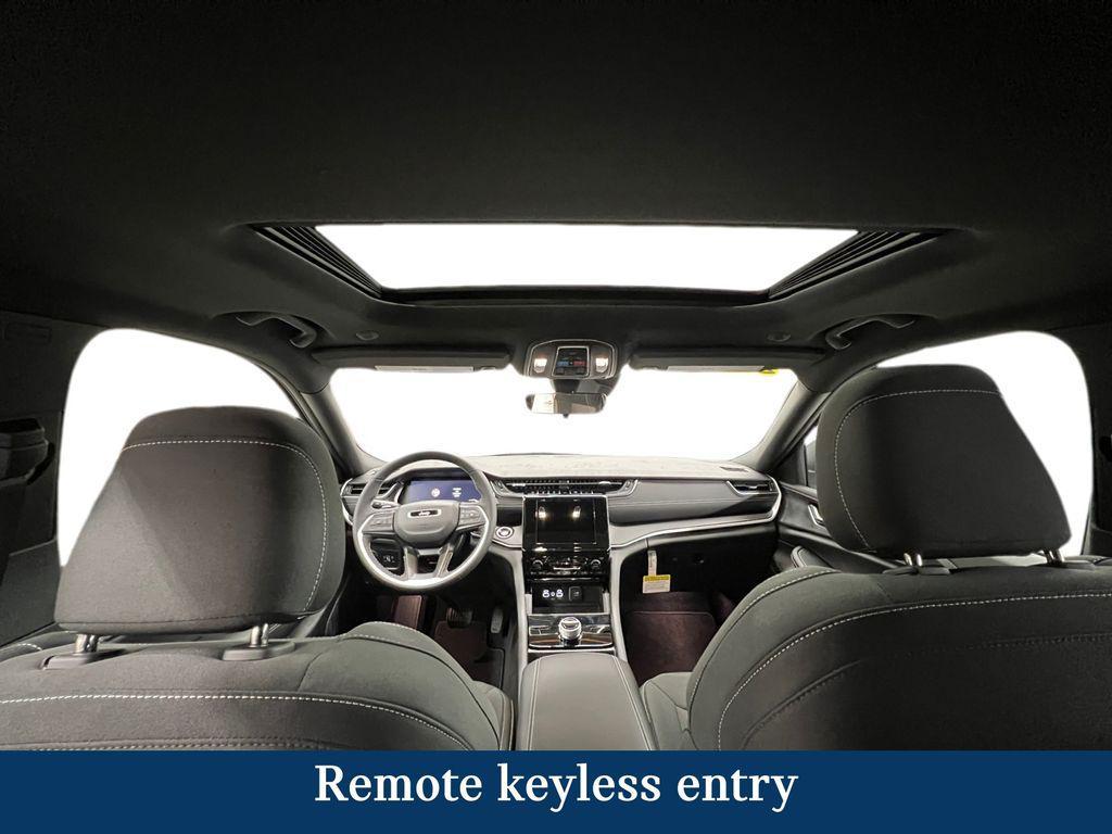 new 2025 Jeep Grand Cherokee car, priced at $44,570