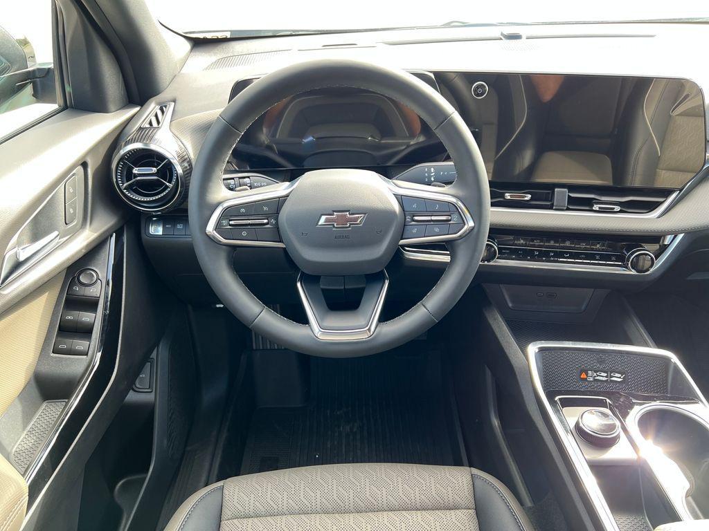 new 2026 Chevrolet Equinox car, priced at $35,415