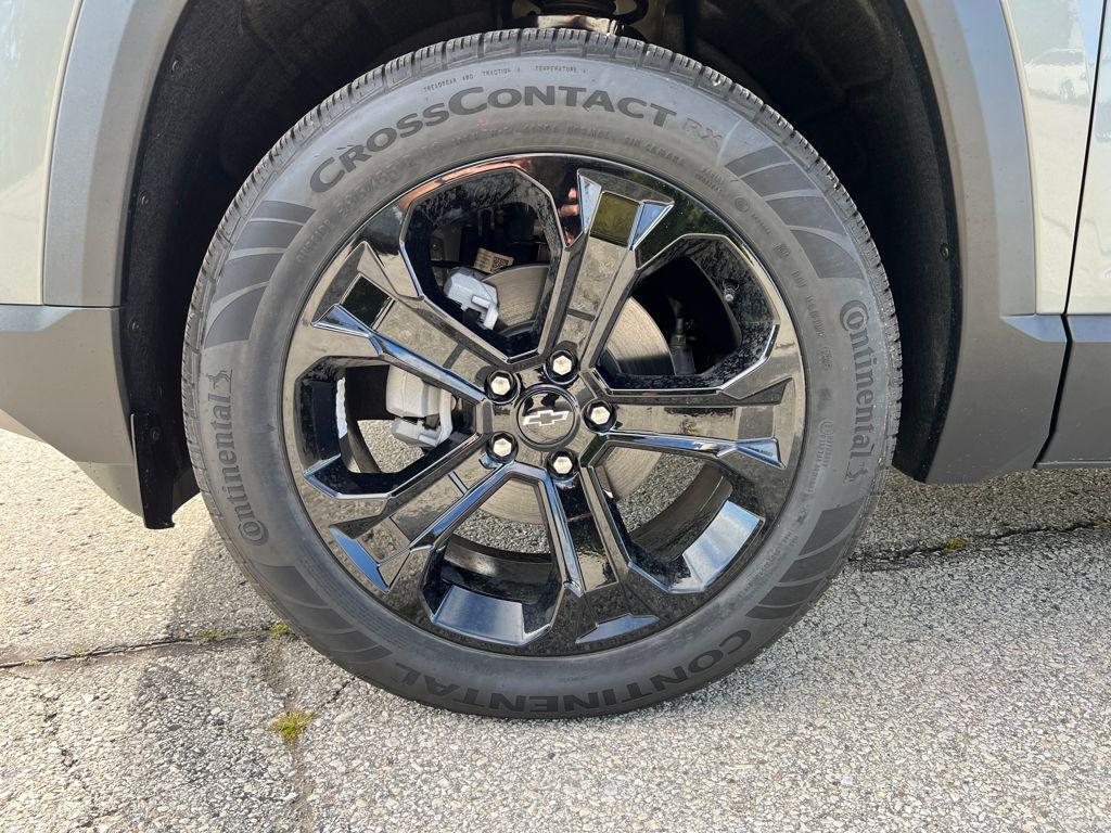 new 2026 Chevrolet Equinox car, priced at $35,415