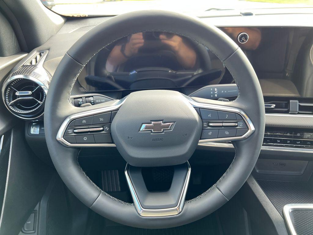 new 2026 Chevrolet Equinox car, priced at $35,415