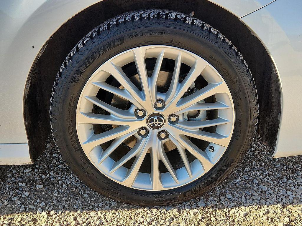 used 2018 Toyota Camry Hybrid car, priced at $17,998