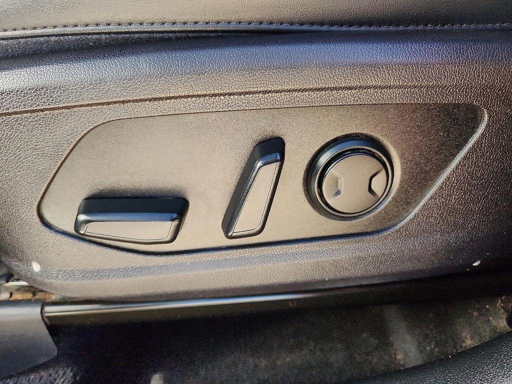 used 2022 Kia Sorento car, priced at $22,998