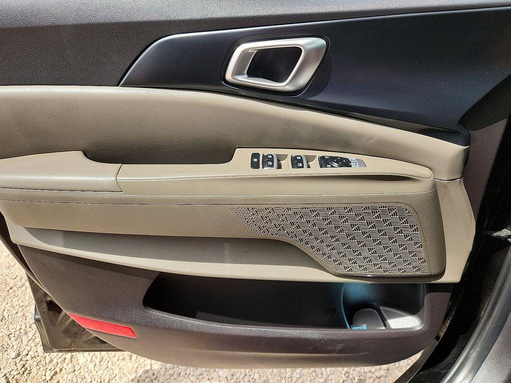 used 2025 Kia Carnival car, priced at $33,998