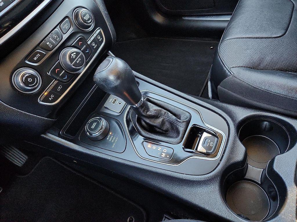 used 2020 Jeep Cherokee car, priced at $18,998