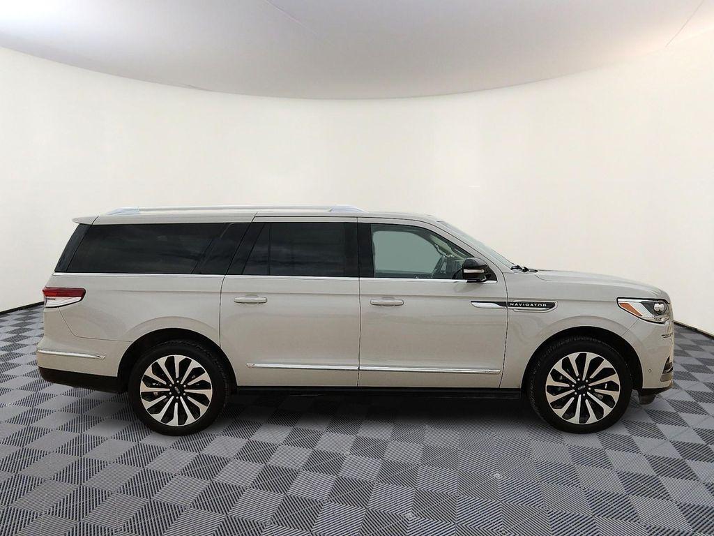 used 2023 Lincoln Navigator car, priced at $55,998