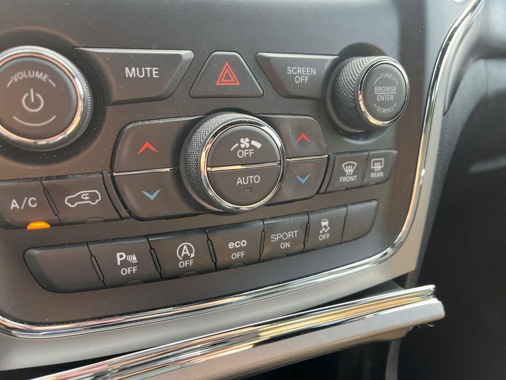 used 2021 Jeep Grand Cherokee car, priced at $20,469