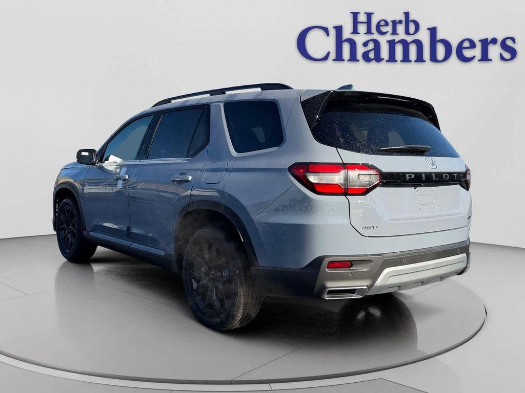 new 2025 Honda Pilot car, priced at $53,450