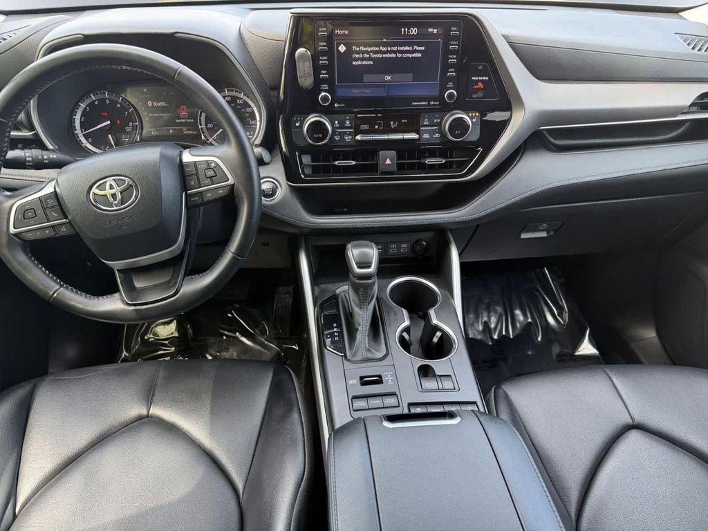 used 2022 Toyota Highlander car, priced at $28,367