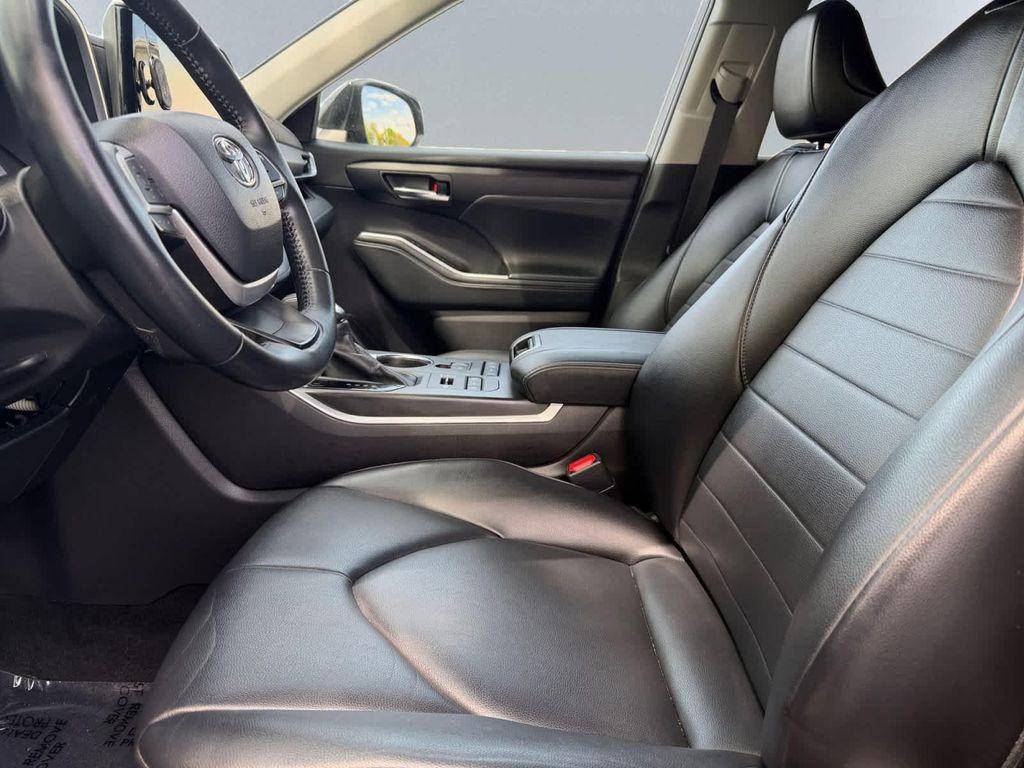 used 2022 Toyota Highlander car, priced at $28,367