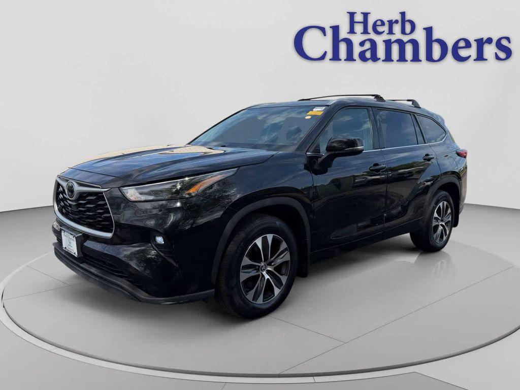 used 2022 Toyota Highlander car, priced at $28,367