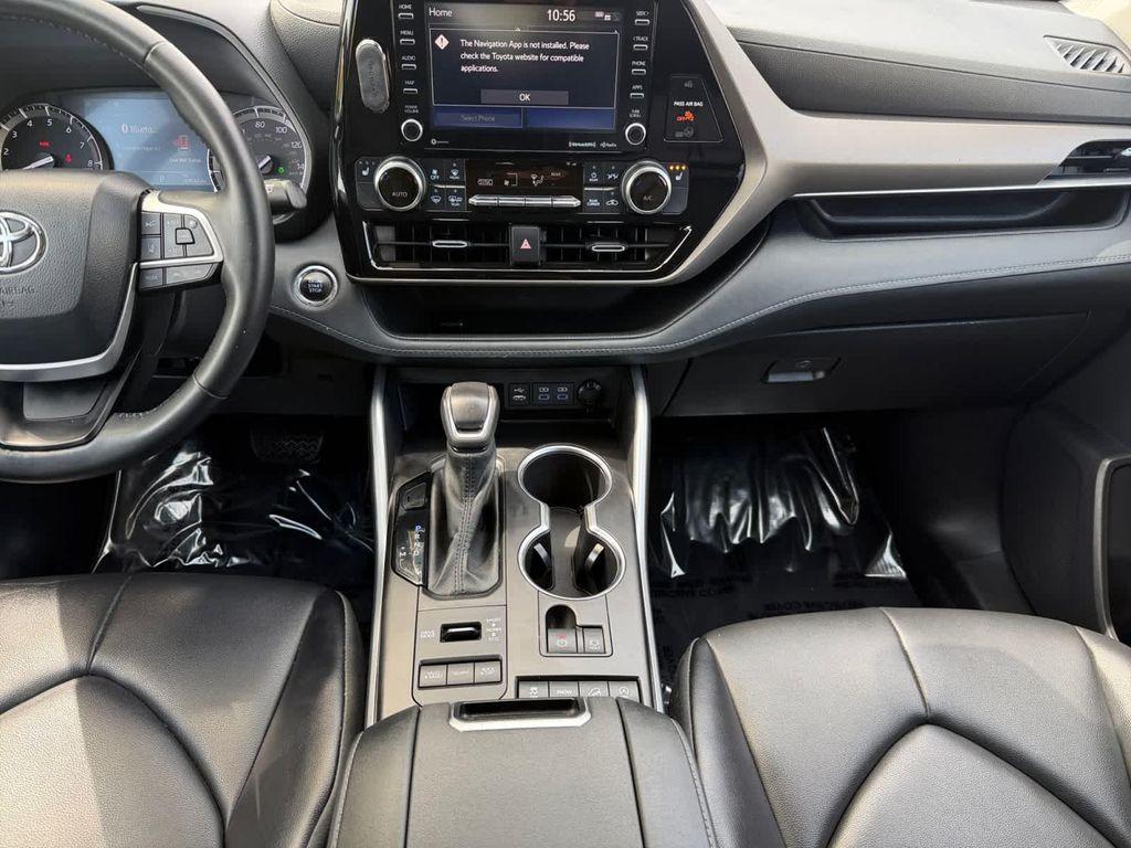 used 2022 Toyota Highlander car, priced at $28,367