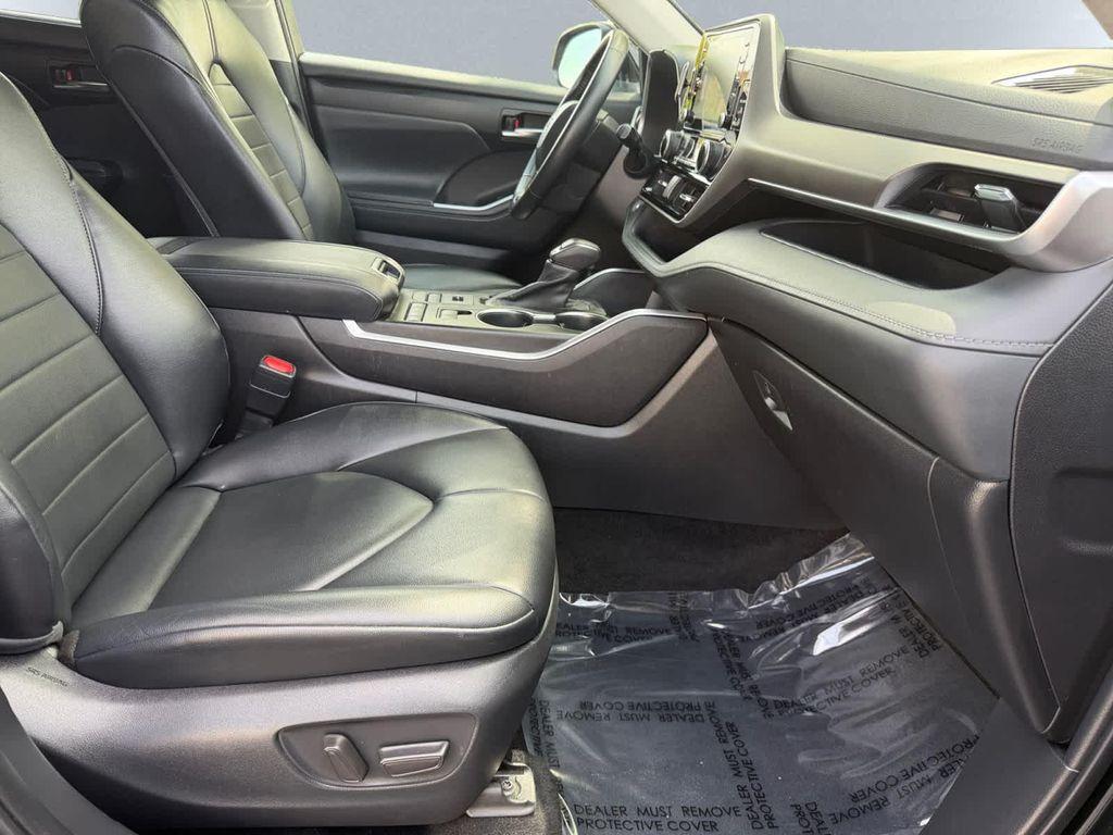 used 2022 Toyota Highlander car, priced at $28,367