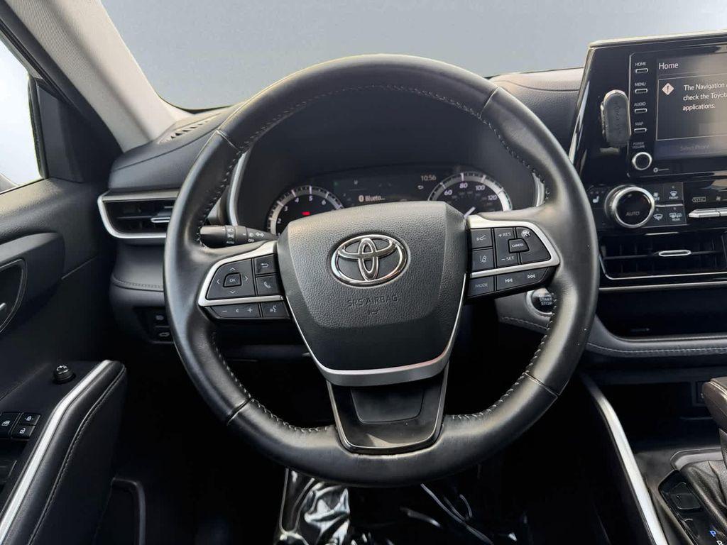 used 2022 Toyota Highlander car, priced at $28,367