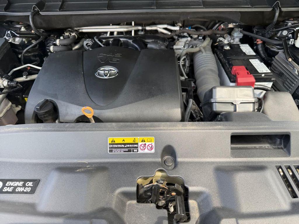 used 2022 Toyota Highlander car, priced at $28,367