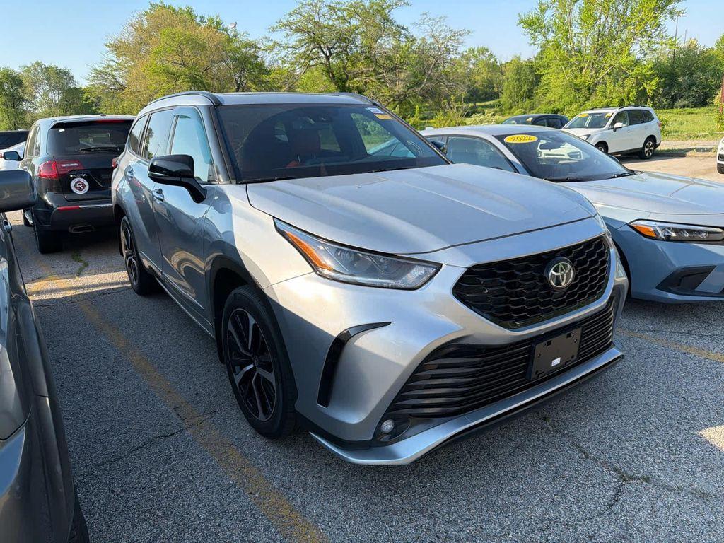 used 2021 Toyota Highlander car, priced at $32,427