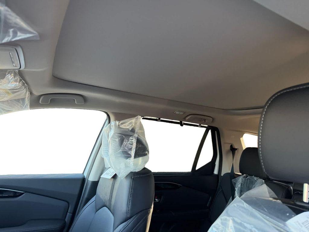 new 2025 Honda Pilot car, priced at $51,550