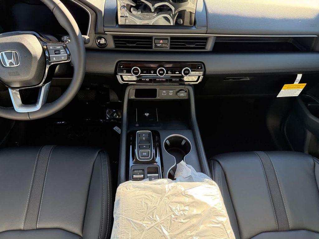 new 2025 Honda Pilot car, priced at $53,450