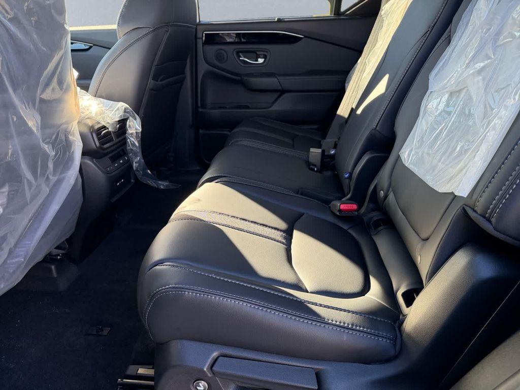 new 2025 Honda Pilot car, priced at $53,450