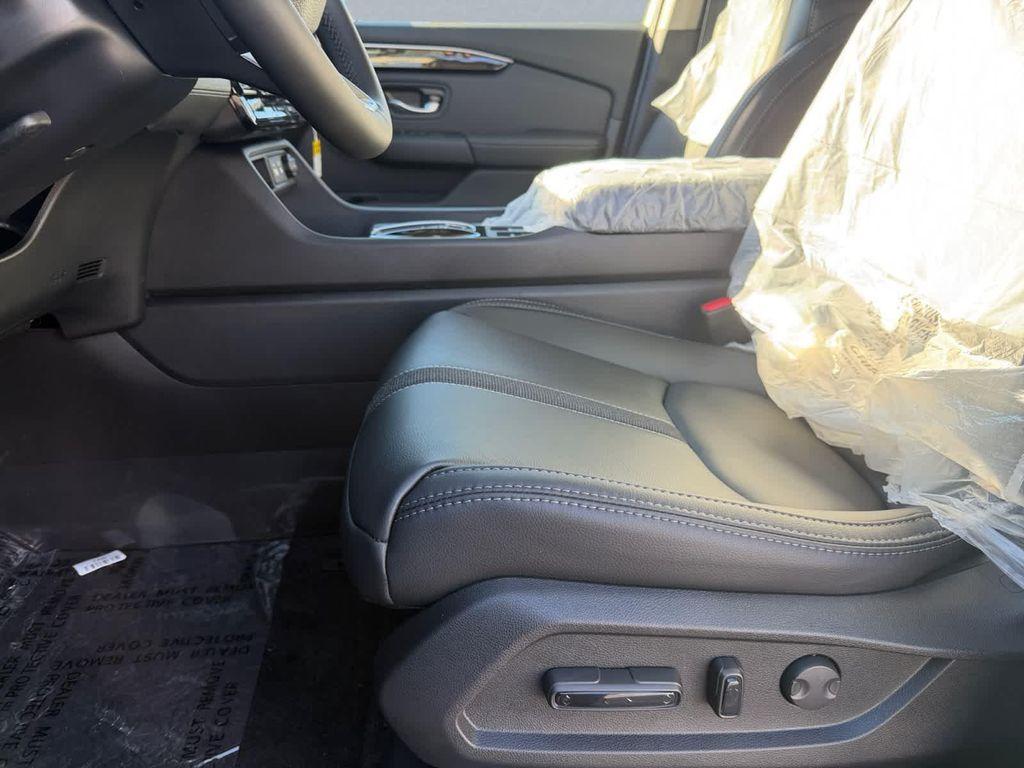 new 2025 Honda Pilot car, priced at $53,450