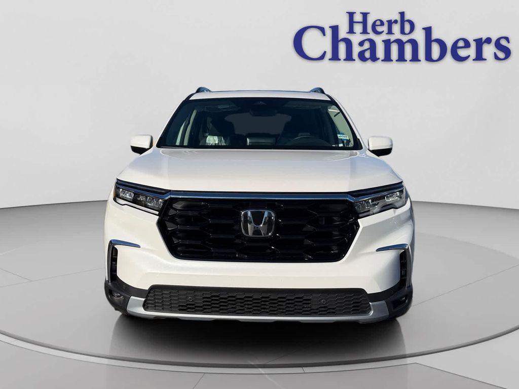 new 2025 Honda Pilot car, priced at $53,450