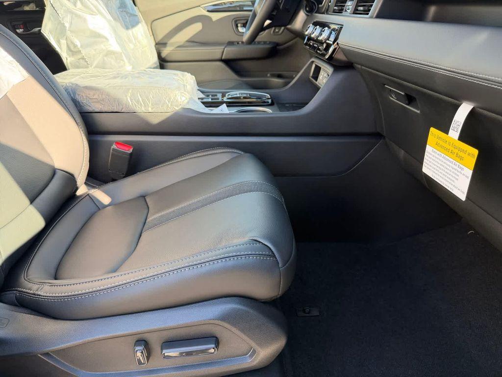 new 2025 Honda Pilot car, priced at $53,450