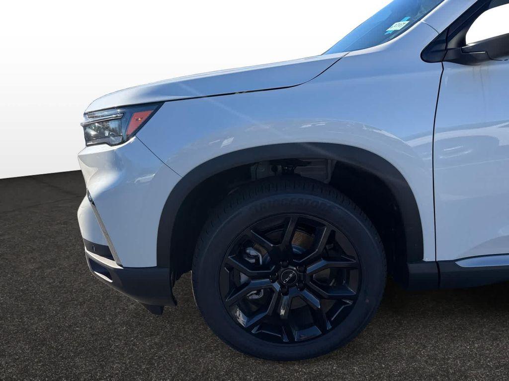 new 2025 Honda Pilot car, priced at $53,450