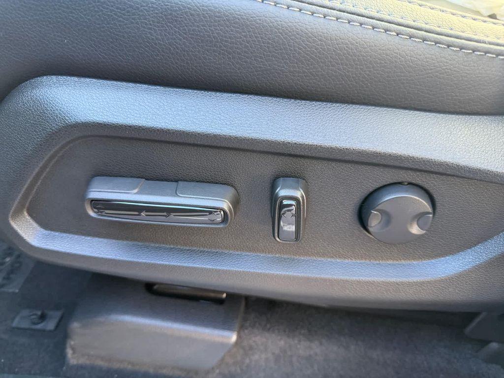 new 2025 Honda Pilot car, priced at $53,450