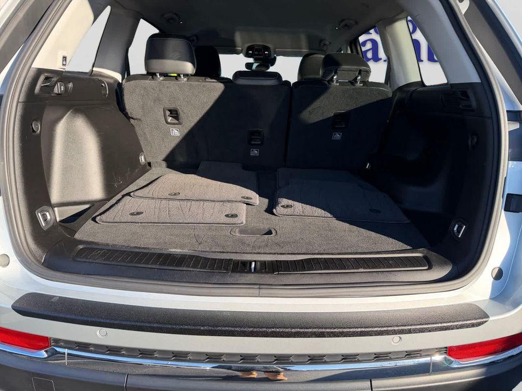 used 2023 Jeep Grand Cherokee car, priced at $30,768