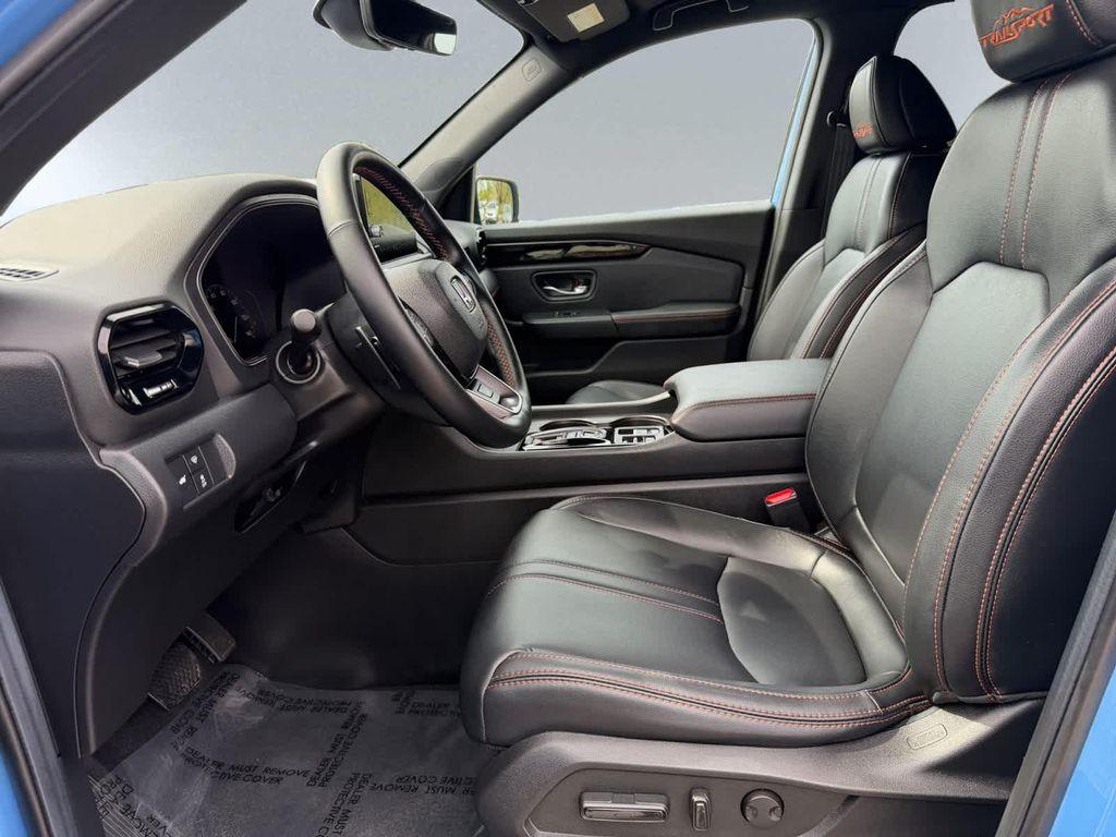 used 2025 Honda Pilot car, priced at $44,467