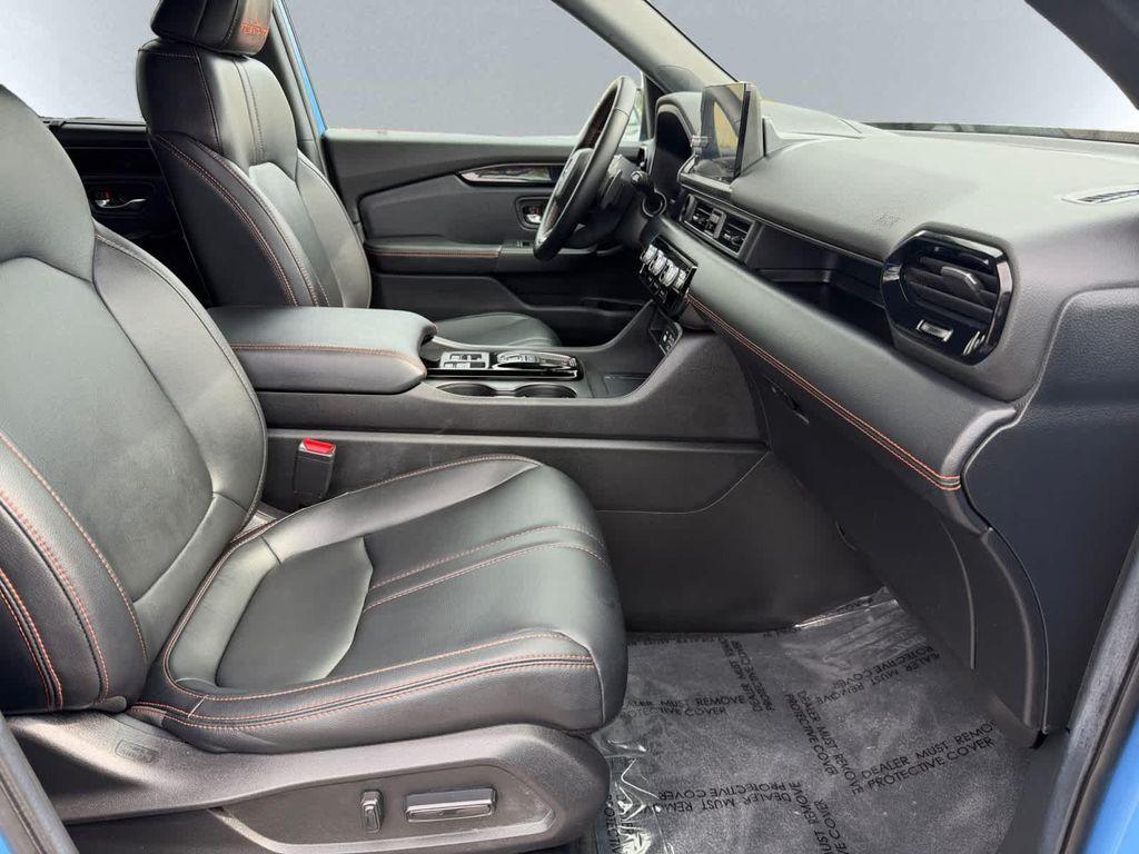 used 2025 Honda Pilot car, priced at $44,467
