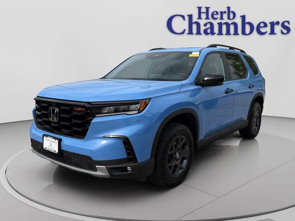 used 2025 Honda Pilot car, priced at $44,467