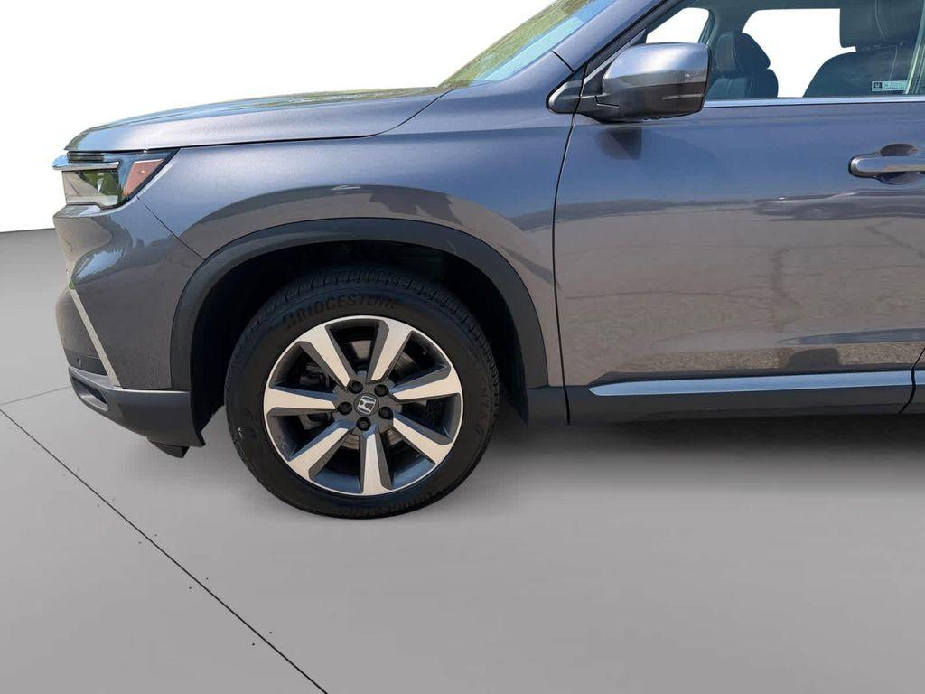 used 2023 Honda Pilot car, priced at $40,157