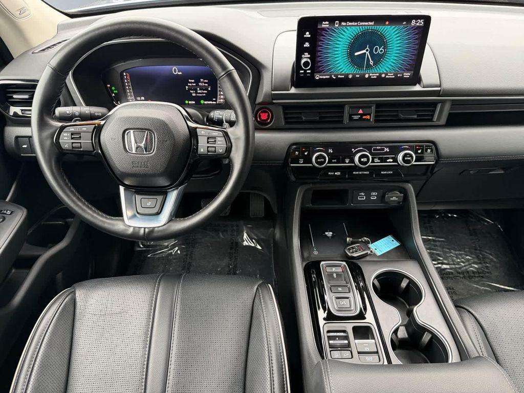 used 2023 Honda Pilot car, priced at $40,888