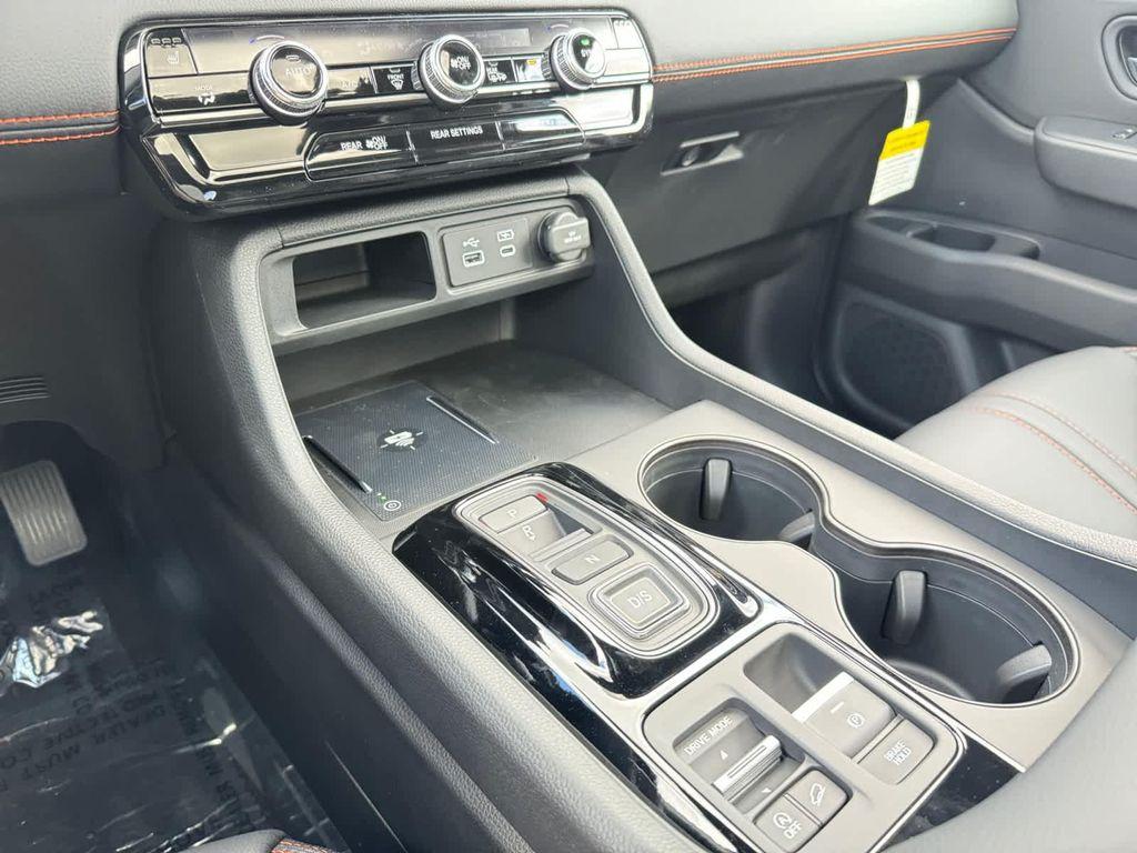 new 2025 Honda Pilot car, priced at $51,350