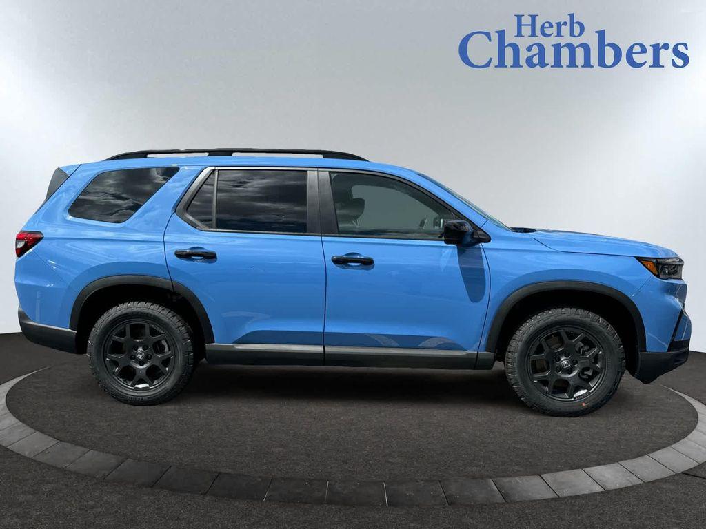 new 2025 Honda Pilot car, priced at $51,350