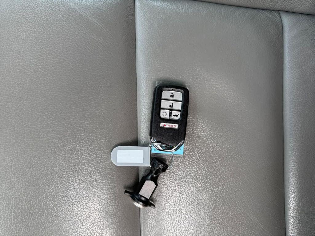 used 2022 Honda Pilot car, priced at $30,087