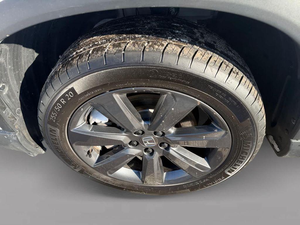 used 2025 Honda Pilot car, priced at $35,968