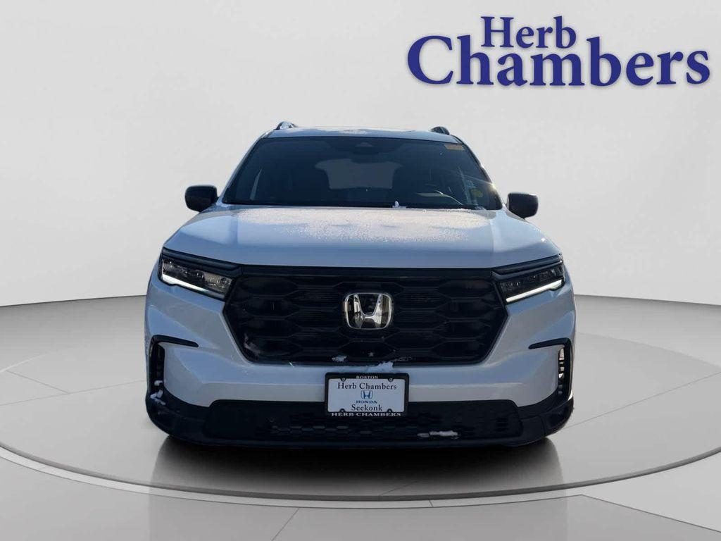 used 2025 Honda Pilot car, priced at $35,968