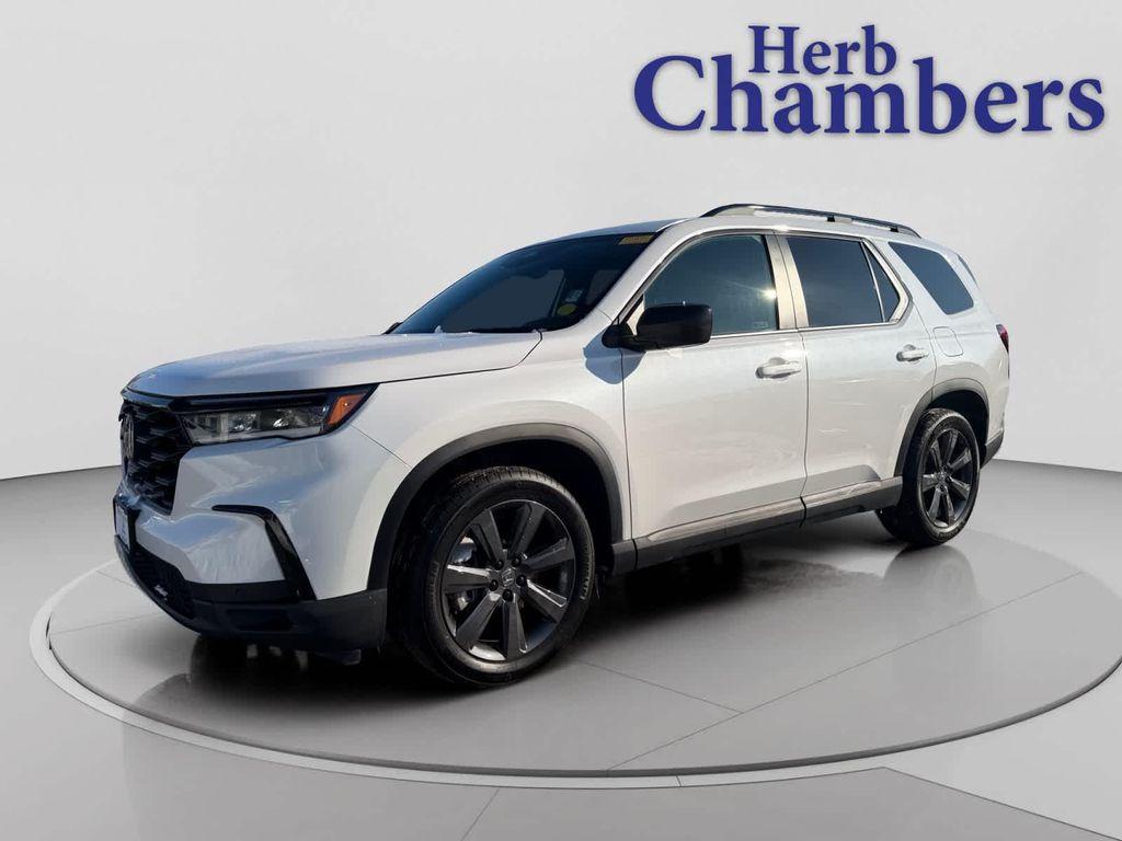 used 2025 Honda Pilot car, priced at $35,968